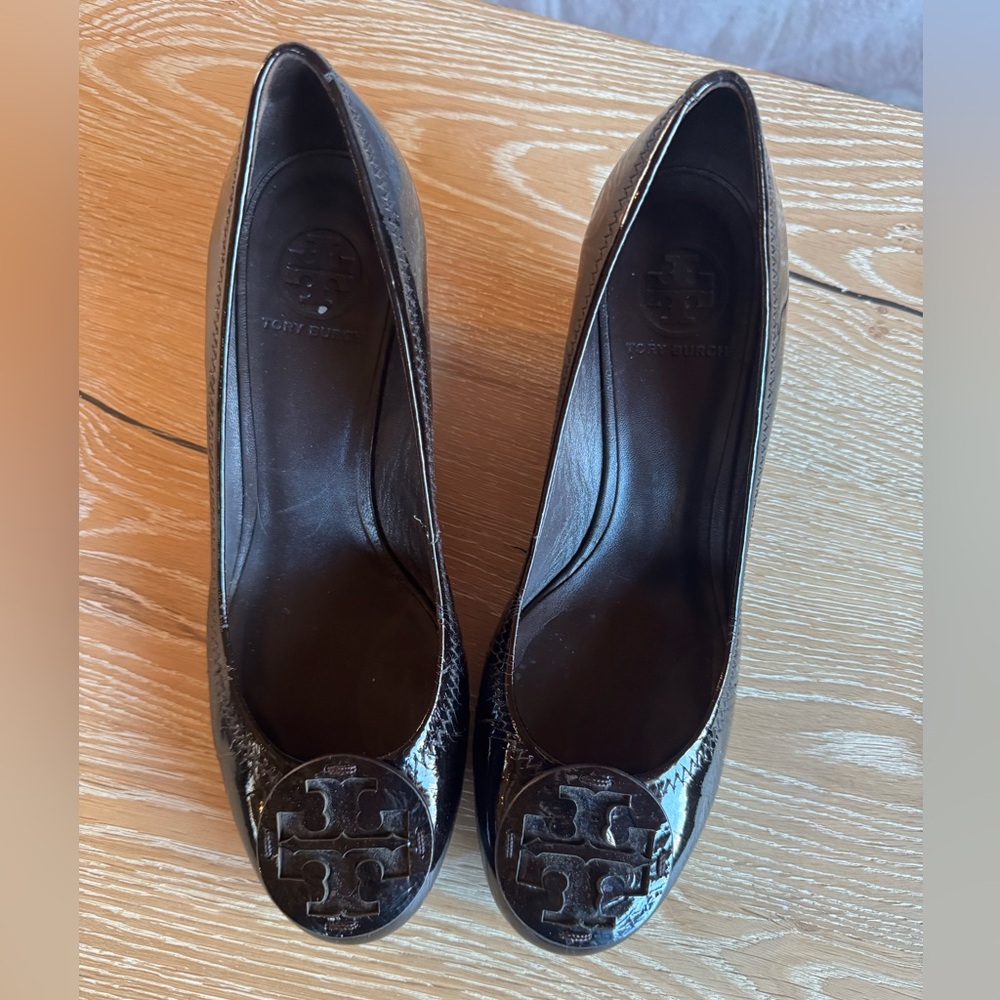 Tory Burch Round Toe Black Patent Leather Wedge Shoes 9.5